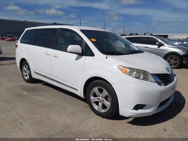 2012 TOYOTA SIENNA LE V6 8 PASSENGER