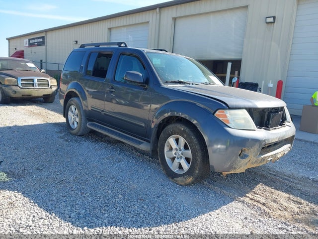 2011 NISSAN PATHFINDE SV