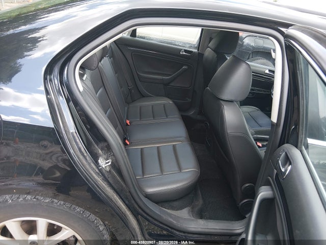 صورة 8 لـ 2010 Volkswagen JETTA SE