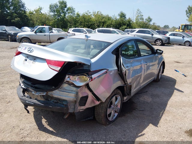 2013 Hyundai ELANTRA GLS — фото 4