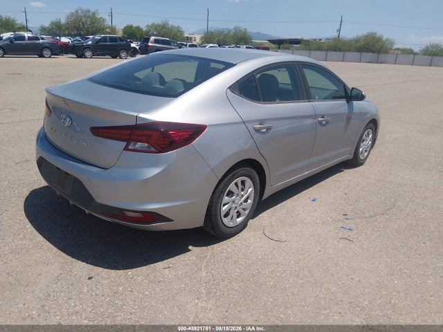 2020 HYUNDAI ELANTRA SE 4