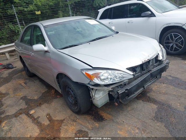 2004 TOYOTA CAMRY LE