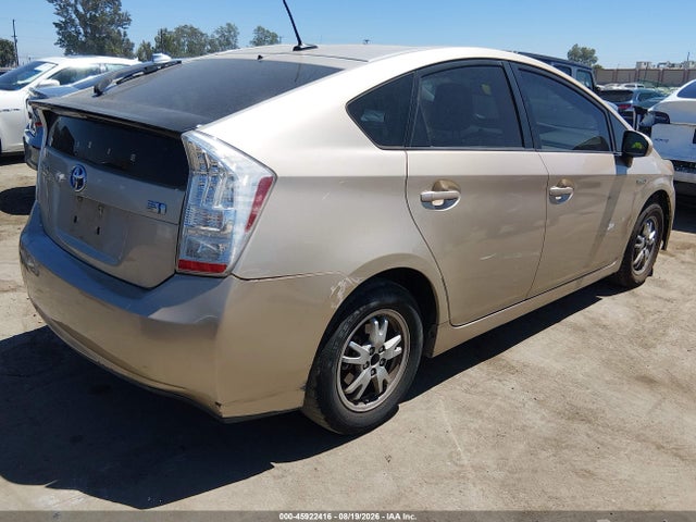 صورة 4 لـ 2011 Toyota PRIUS FIVE