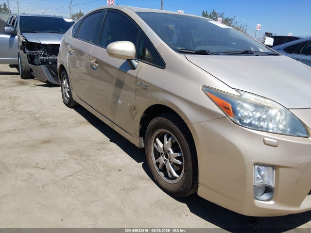 صورة 6 لـ 2011 Toyota PRIUS FIVE