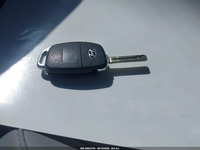 2020 HYUNDAI TUCSON SE 11