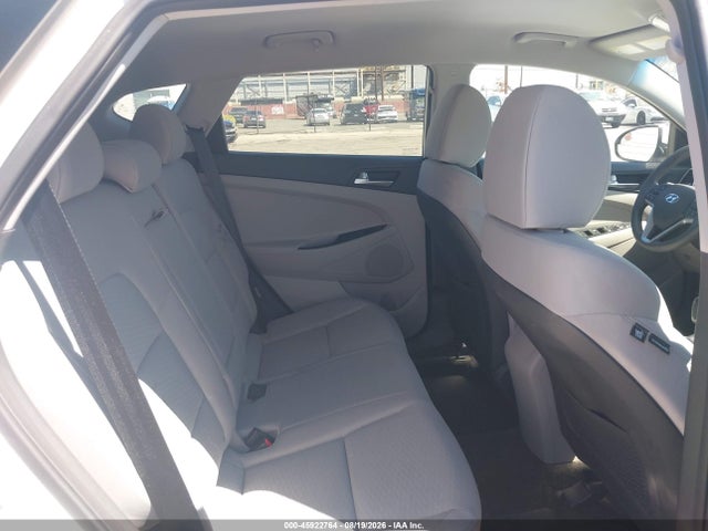 2020 HYUNDAI TUCSON SE 8