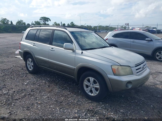 2004 TOYOTA HIGHLANDE 