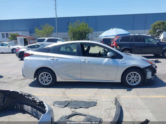 2019 Toyota PRIUS LE 照片 14