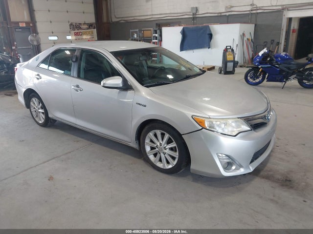 2014 TOYOTA CAMRY XLE