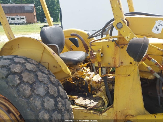 1975 FORD TRACTOR 5