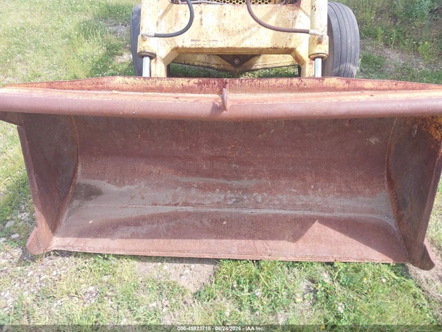 1975 FORD TRACTOR 6