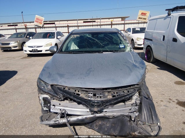 2019 TOYOTA CAMRY SE 12