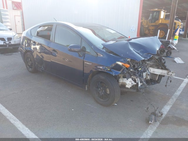 2015 TOYOTA PRIUS THREE