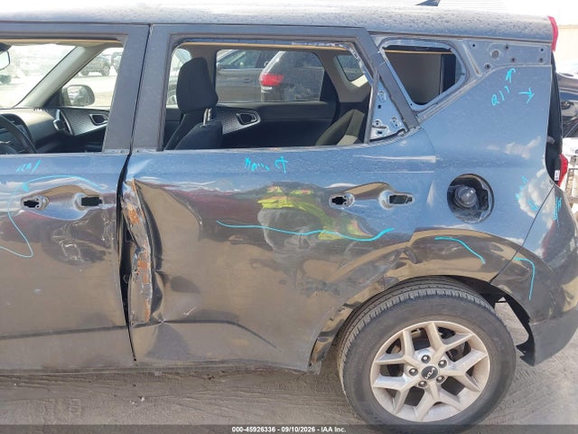 2022 KIA SOUL LX 6