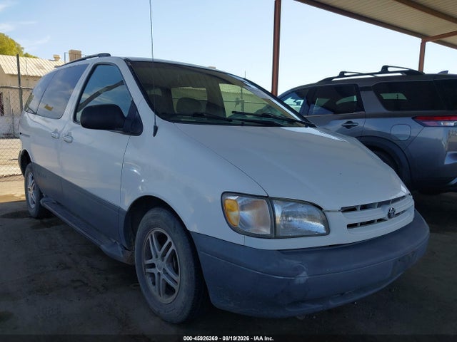 2000 TOYOTA SIENNA LE