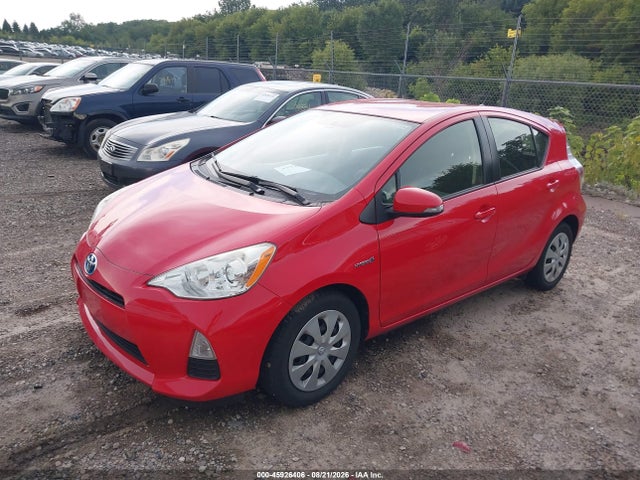صورة 2 لـ 2013 Toyota PRIUS C TWO