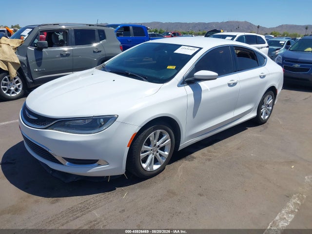 2016 Chrysler 200 LIMITED — фото 2