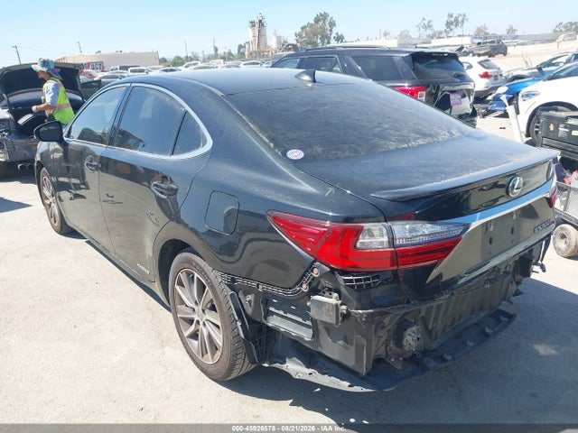 2016 Lexus ES 300H — миниатюра 3