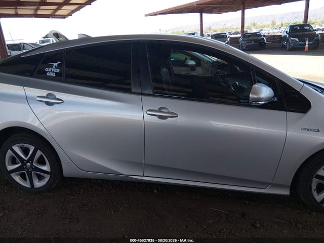 صورة 13 لـ 2016 Toyota PRIUS THREE TOURING
