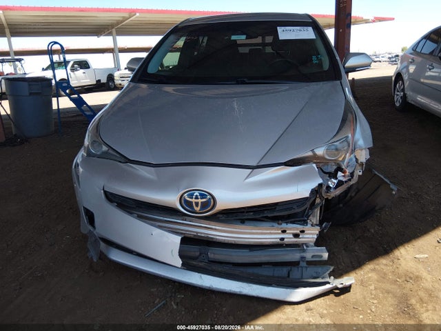 صورة 17 لـ 2016 Toyota PRIUS THREE TOURING