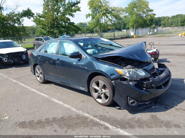 2014 TOYOTA CAMRY SE SPORT