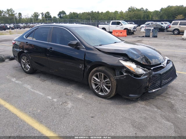 2016 TOYOTA CAMRY SE