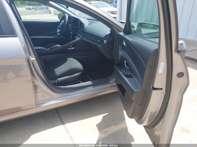 2023 HYUNDAI ELANTRA SE 5