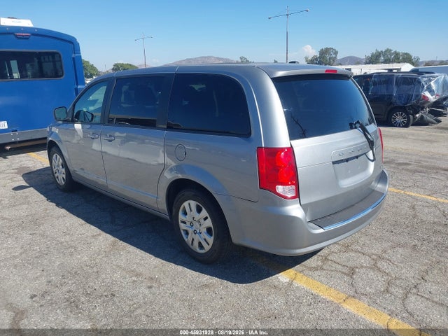 2018 DODGE GRAND CARAVAN SE 3