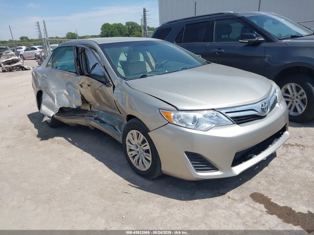 2014 TOYOTA CAMRY LE
