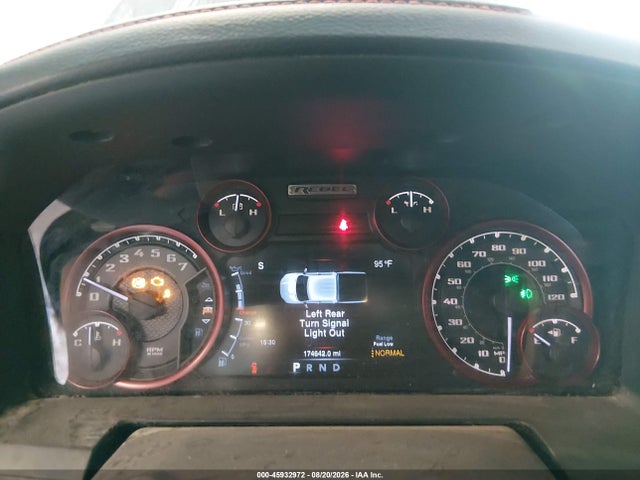 2016 RAM 1500 REBEL 照片 7