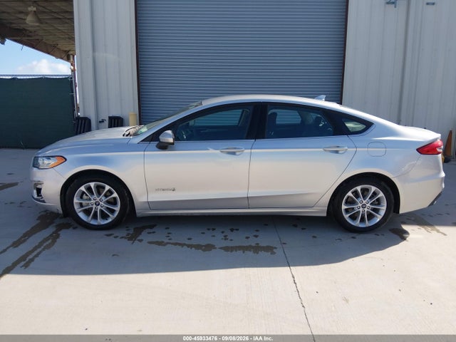 2019 FORD FUSION HYBRID SE 17