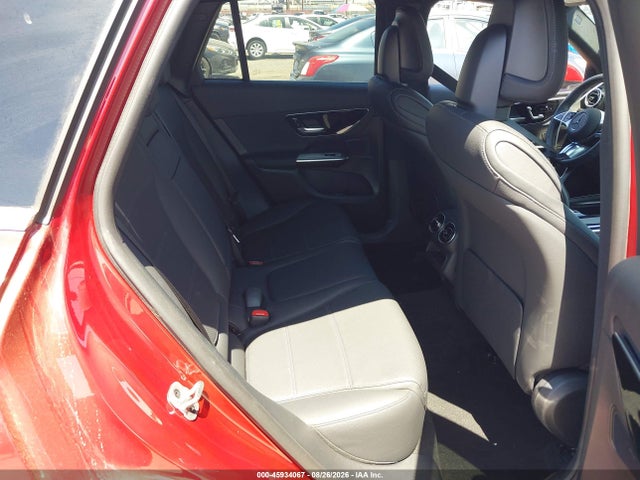 2026 MERCEDES-BENZ GLC 300 8