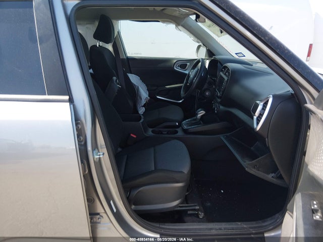 2023 KIA SOUL LX 5