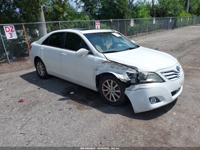 2011 TOYOTA CAMRY XLE