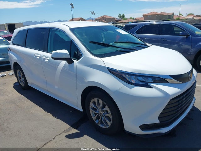 2023 TOYOTA SIENNA LE