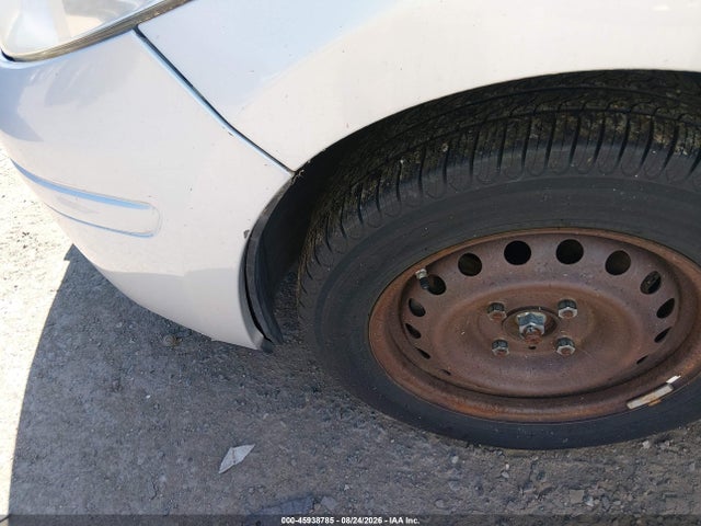2009 Nissan VERSA 1.8S — фото 12