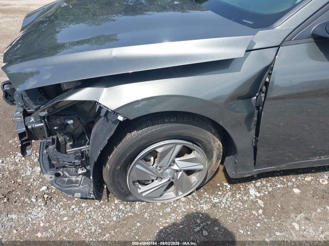 2024 HYUNDAI ELANTRA SE 19