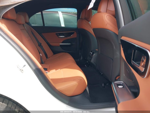2026 MERCEDES-BENZ C 300 8