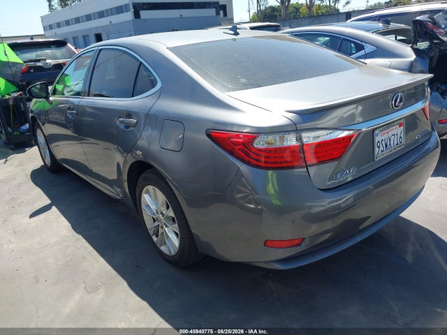 صورة 3 لـ 2013 Lexus ES 300H