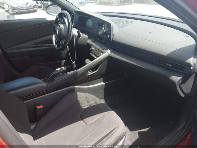 صورة 5 لـ 2025 Hyundai ELANTRA SEL SPORT