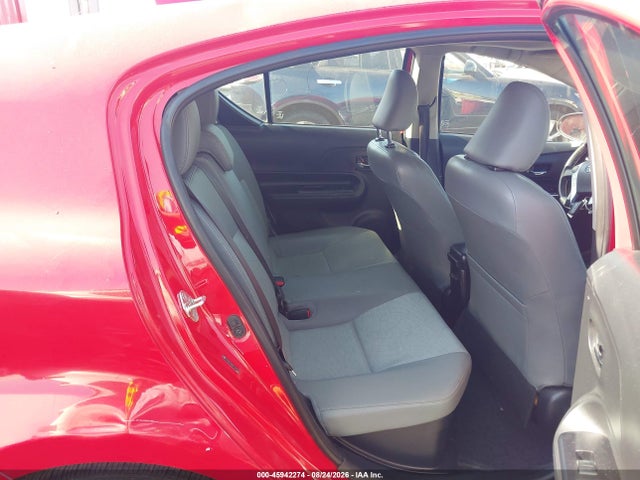 صورة 8 لـ 2015 Toyota PRIUS C FOUR