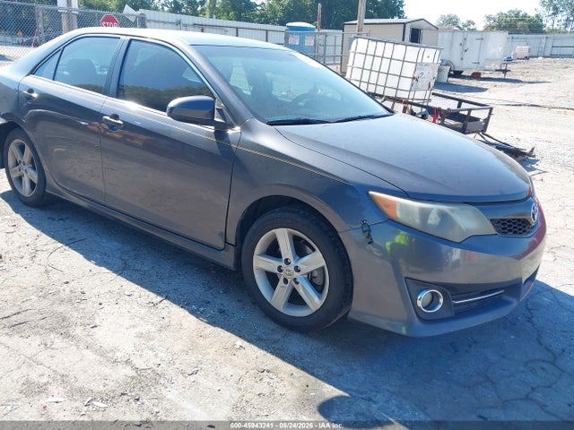 2014 TOYOTA CAMRY SE