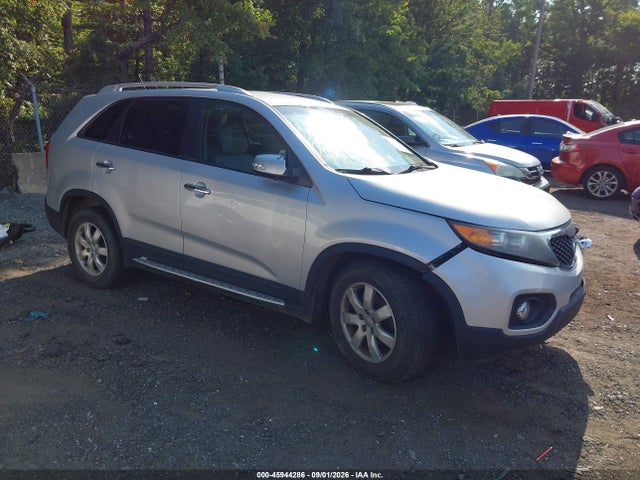 2013 KIA SORENTO LX