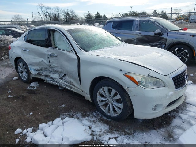 2011 INFINITI M37 