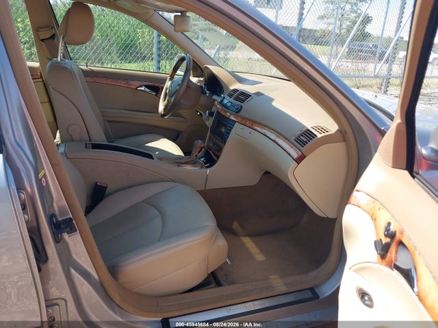 2009 Mercedes-BENZ E 350 4MATIC photo 5