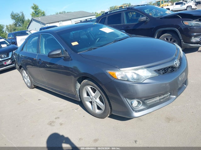 2013 TOYOTA CAMRY SE