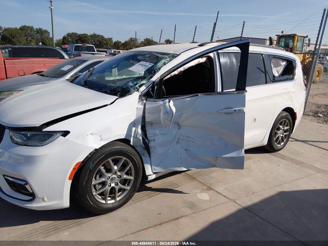 2022 CHRYSLER PACIFICA TOURING 6