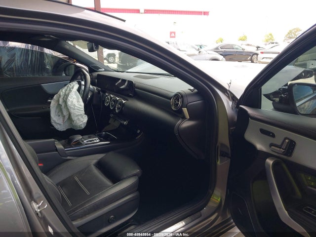 2019 MERCEDES-BENZ A 220 5