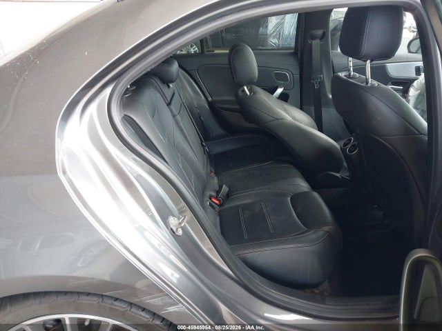 2019 MERCEDES-BENZ A 220 8