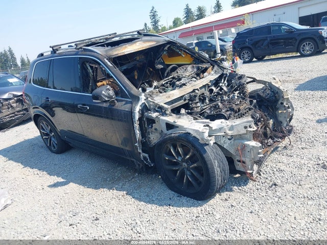 2016 VOLVO XC90 T6 MOMENTUM